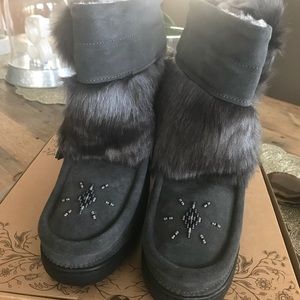 Manitobah J Crew Charcoal Gray Mukluk Boots 9